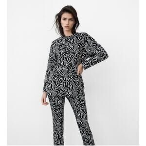 Zara longline jacquard top black and white abstract lines large fall
